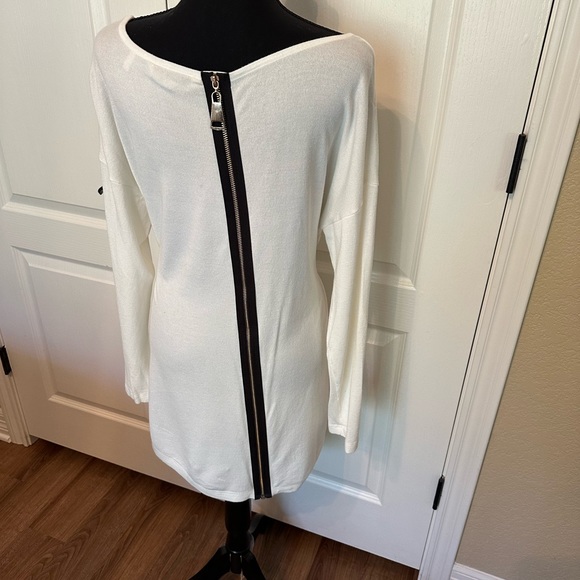 Soft Surroundings Margulies Longline Exposed Zipper Back Scoop Neck Sweater - Picture 3 of 4